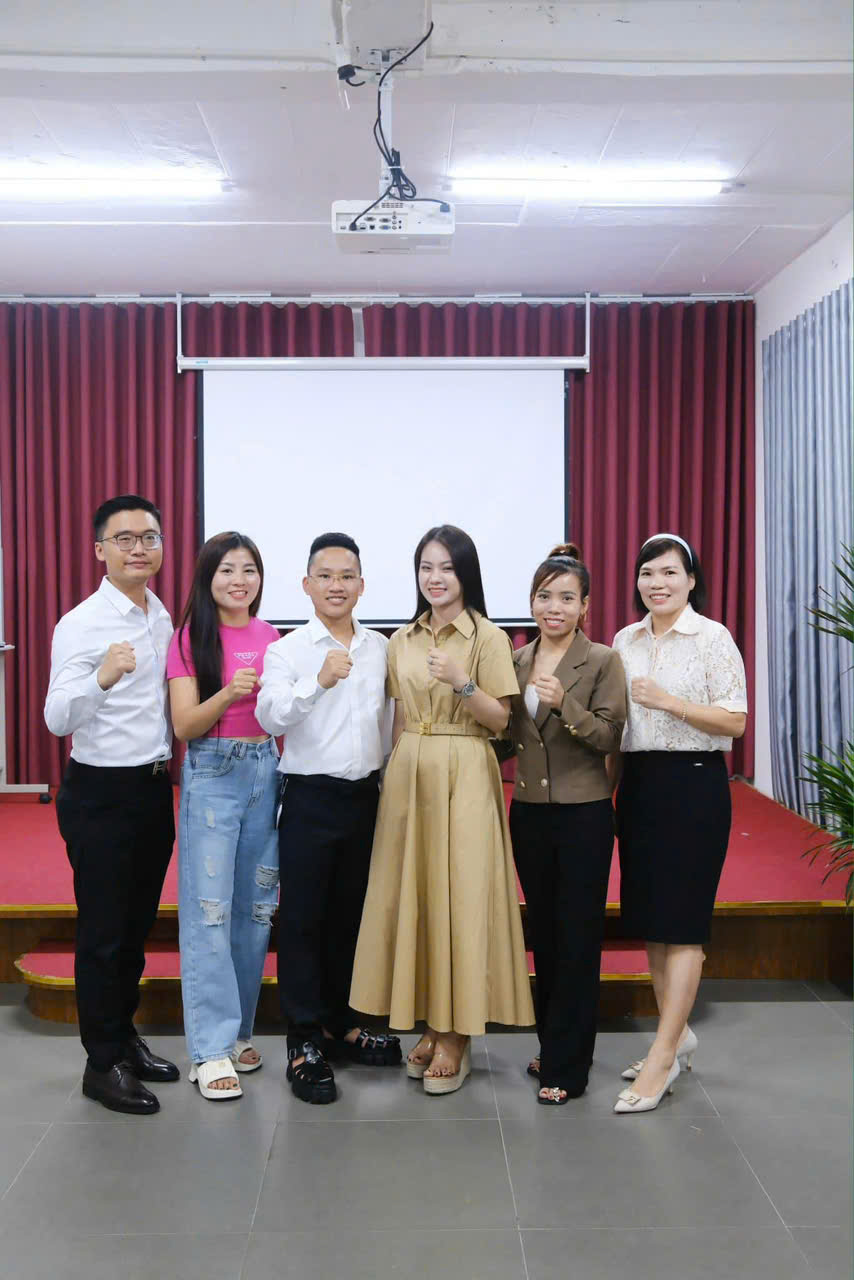 Hoạt động lớp học 4